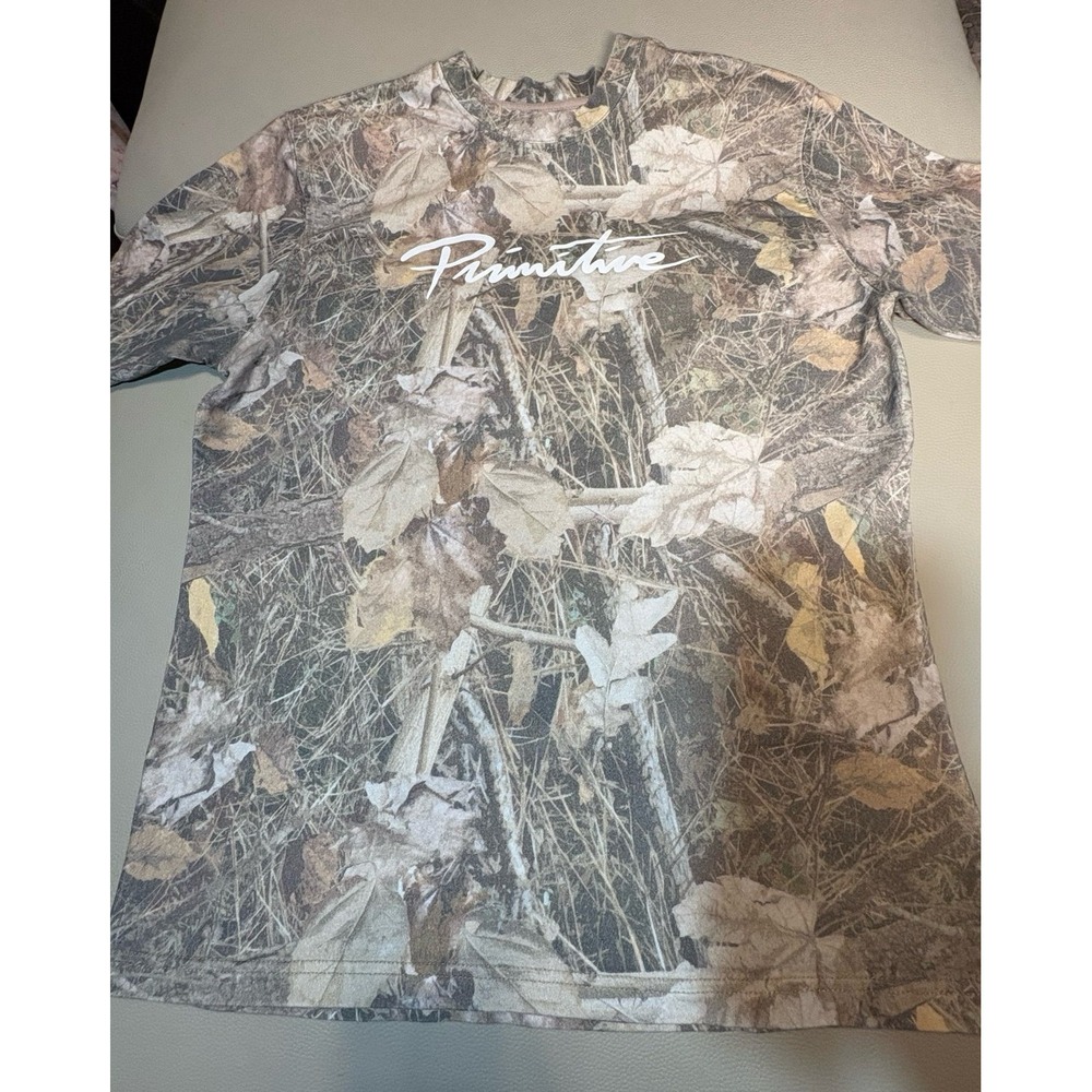 Men's size Large Primitive Camo Heavy T-shirt. EUC.